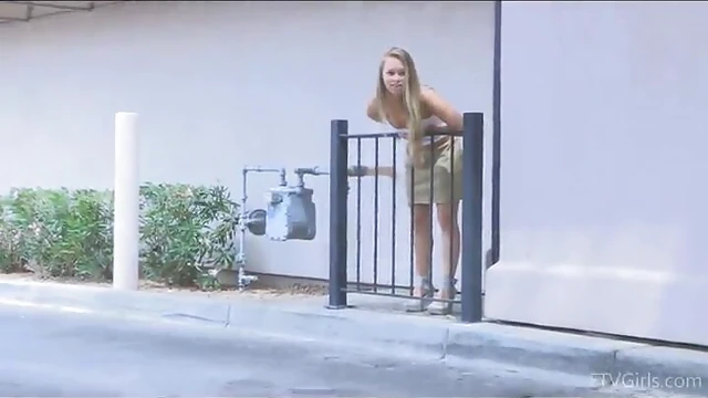 Gorgeous Slut in High Heels Madison Shows Off Her Outdoor Solo Skills