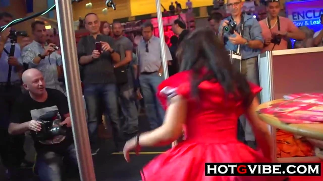 Public Washroom G-Spot Orgasm: Hot Woman Squirts Powerfully