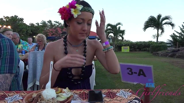 Beautiful Girls Get Naughty Outdoors for the Camera Amateur Action