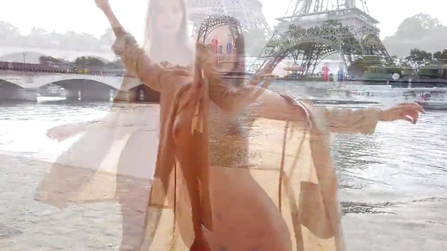 Sizzling Girlfriend Maria Flashes Her Sexy Pussy & Boobs Urgently Needed!