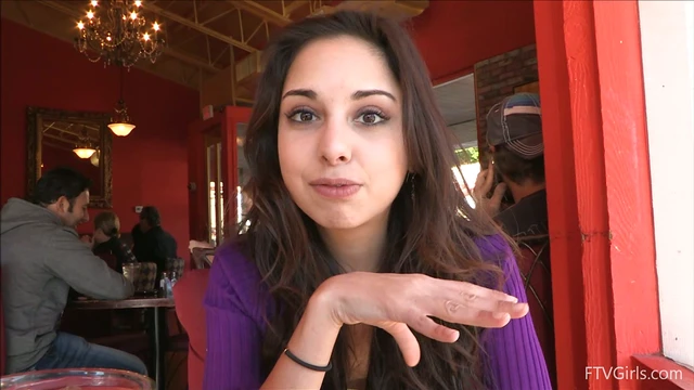 Sexy Amateur Shows Off Her Luscious Ass While Out in Public