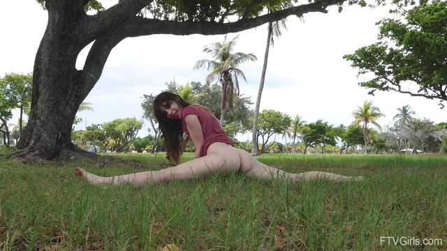 Ziva Flashes Pussy & Asshole Outdoors for Cam with Raw Passionate Desire