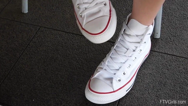 Outdoor Temptress Hazel Reveals Her Luscious Curves and Sexy Pussy Close-Up