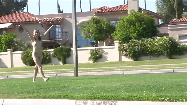 Curvy Amateur Babe Thrills by Showcasing Hot Body in Public Places