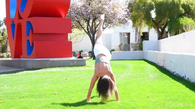 Bold Teen Zoë Flashes Her Pussy Under Miniskirt Publicly Teasing Passersby