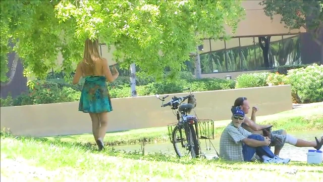 Sexy Veronica Shocks Park Visitors While Walking Naked