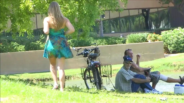 Sexy Veronica Shocks Park Visitors While Walking Naked