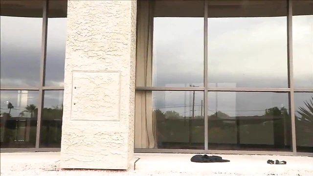 Bold Temptress Strips Down Fearlessly Barefooted Right Before Crowds Eyes