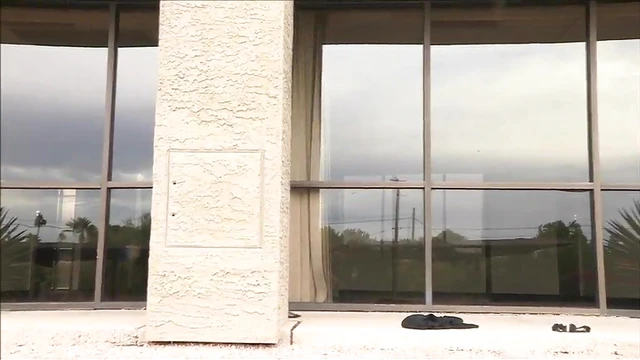 Bold Temptress Strips Down Fearlessly Barefooted Right Before Crowds Eyes