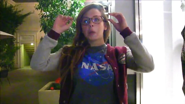 Sensual Keisha Displays Her Seductive Jugs & Butt During Reality Solo Show