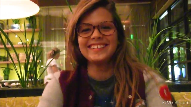 Sensual Keisha Displays Her Seductive Jugs & Butt During Reality Solo Show