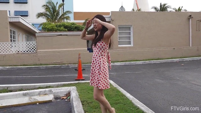 Outdoor Fantasy: Japanese Solo Model Lulu Flashes Her Pussy Publicly