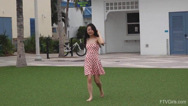 Outdoor Fantasy: Japanese Solo Model Lulu Flashes Her Pussy Publicly