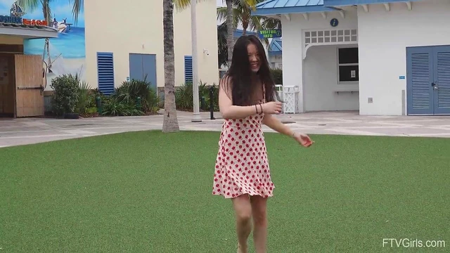 Outdoor Fantasy: Japanese Solo Model Lulu Flashes Her Pussy Publicly