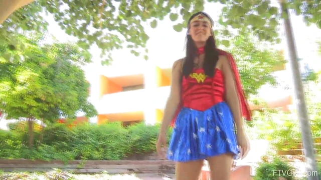 Kinky Close-Up Video Shows Alannah Fingering Her Juicy Pussy Expertly