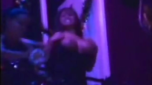 Hot Chicks Dance Seductively While Flaunting Their Perfect Bodies