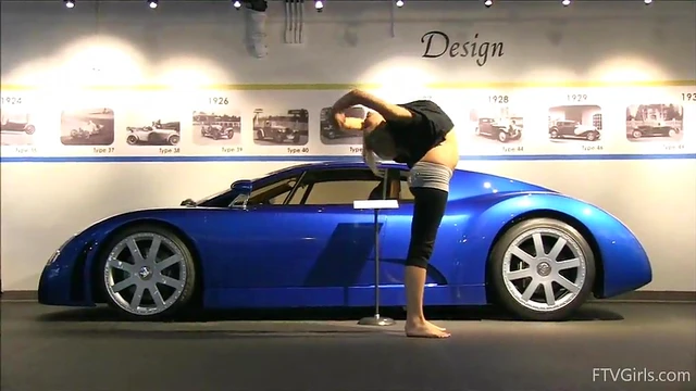 Flexible Blonde Yoga Girl Flashes Her Tits During Steamy Workout