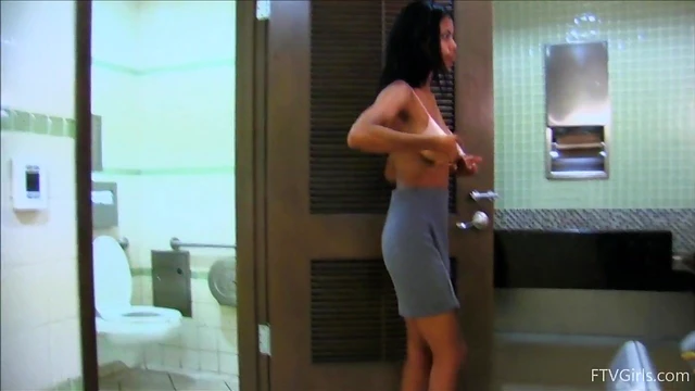 Sultry Ebony Beauty Nia Teases Publicly With Her Tantalizing Tits and Pussy Show