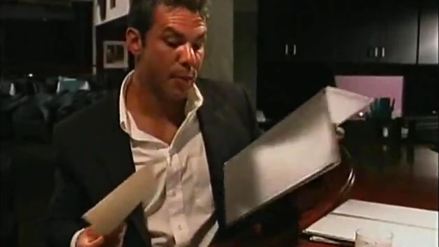 Sizzling Cowgirl Reveals Curves Under Jeans Before Hardcore Ride