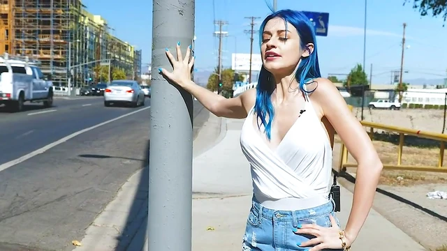 Adorable Teen Seduces Him Without Using Hands for Hot Encounter