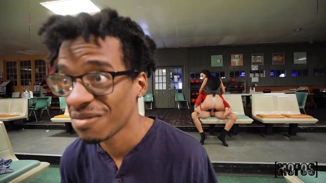 Sexy Gaby Ortega Gives Her Man A Blowjob In A Steamy POV Encounter