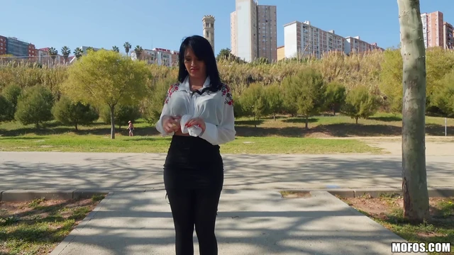 Sexy Linda Black Loves Her Favorite Ass-Fuck Pose for Ultimate Pleasure