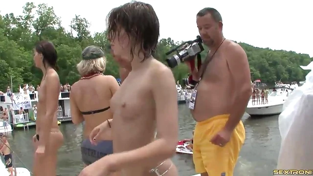 Sizzling Starlet Moans Ecstatically After Wild Orgy Pussy Licking Delight