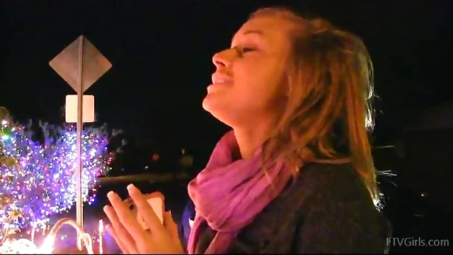 Outdoor Playtime: Charming Blondie Shows Her Perfect Shapes Seductively