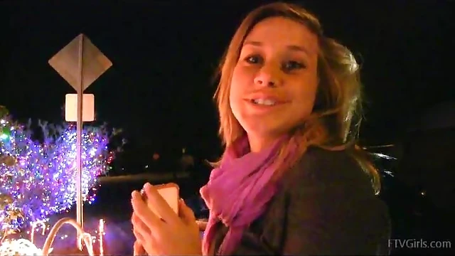 Outdoor Playtime: Charming Blondie Shows Her Perfect Shapes Seductively