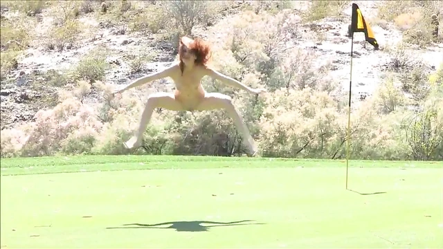 Seductive Meghan Strips Outdoors & Strolls Nude Through Park