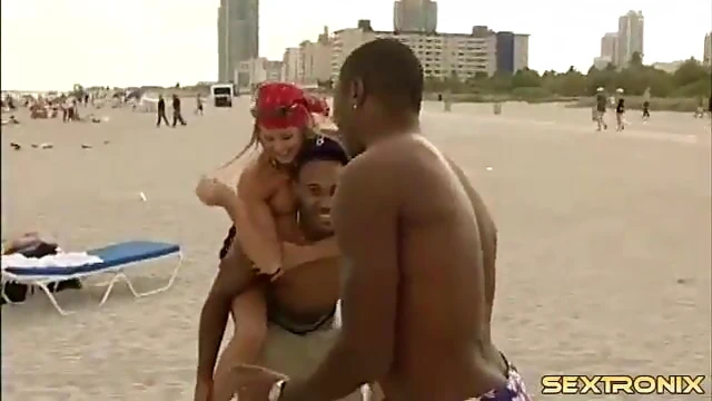 Natural Tits at Topless Beach Caught Candidly by Amateur Cameraman