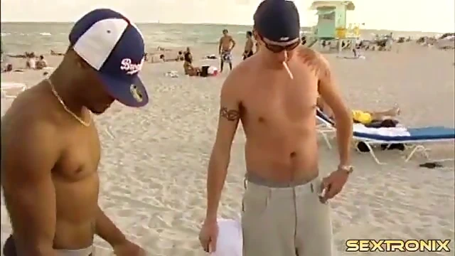 Natural Tits at Topless Beach Caught Candidly by Amateur Cameraman