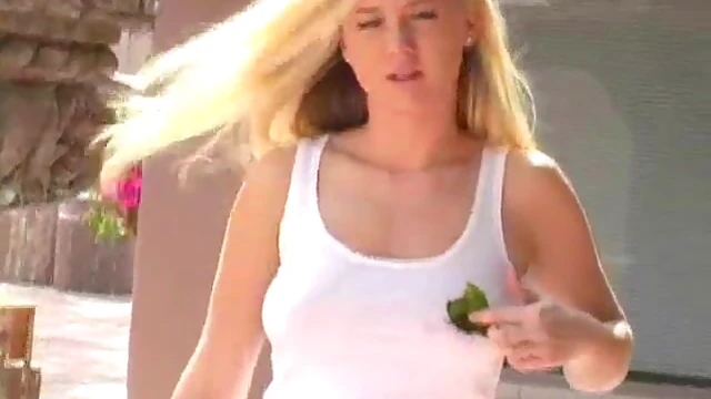 Sexy Alison Angel Drops Pants for Hot Public Strip Show Thrill