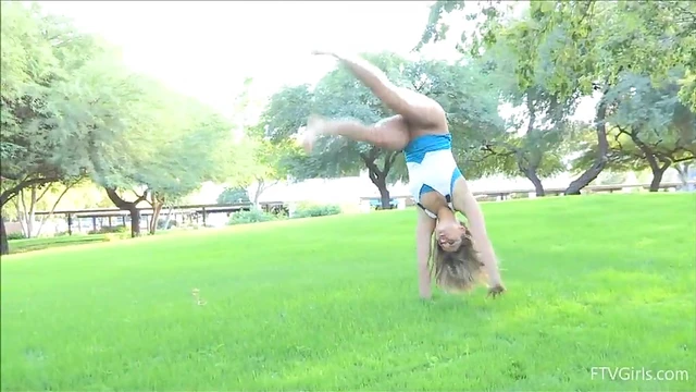 Carolyn Strips Her Pants Off and Teases in Public Park Encounter