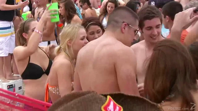 Beach Reality Video Shows Girl Grinding Her Booty Against Guy’s Cock