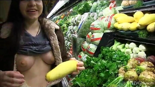 Sultry Brunette Uses Banana Toy for Hot Solo Play In Her Car Ride