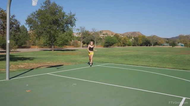 Sporty Blonde Babe Elexis Shows Off Her Perky Ass Publicly