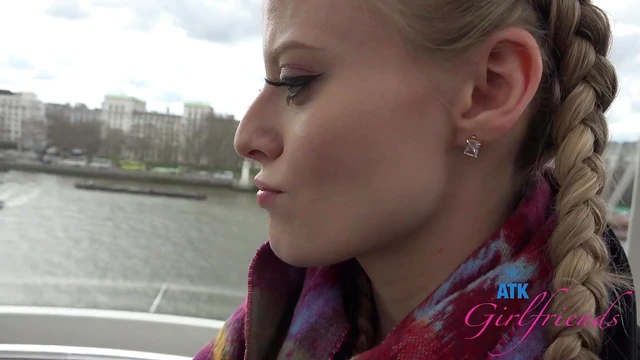 Sexy Blonde Girlfriend Paris White Loves Exploring New Places Together