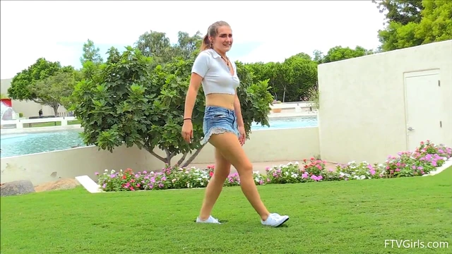 Flexible Brunette Model Stoney Shows Off Her Flexibility Outdoors Publicly