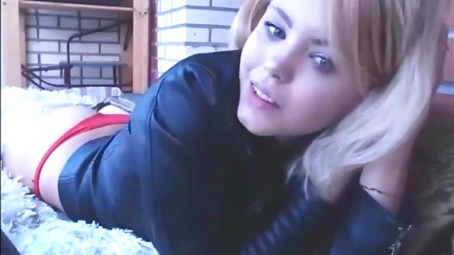 Public Webcam Show Thrills Fans with Explicit Sexual Performance Live