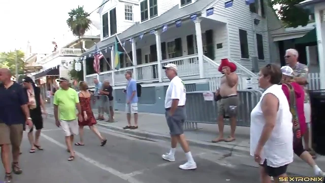 Sexy Topless Amateurs Flaunt Their Curves at Erotic Body Paint Party