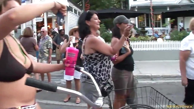 Sexy Topless Amateurs Flaunt Their Curves at Erotic Body Paint Party