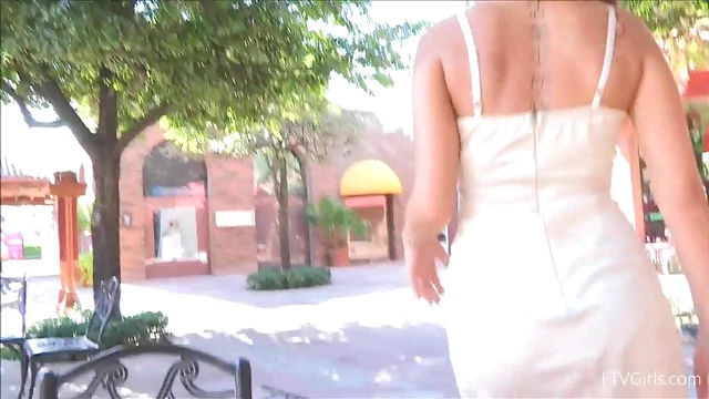 Hot Solo Star Shows Off Seductive Skills Wearing Only High Heels Publicly