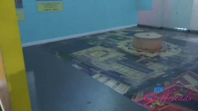 Cute Amateur Chloe Gets Fingered Publicly, Hot Hidden Camera Action