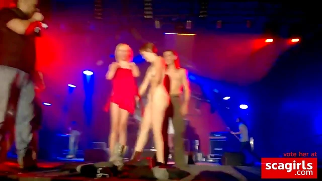 Sultry Amateur Girls Dance Seductively Before Club Fun Begins