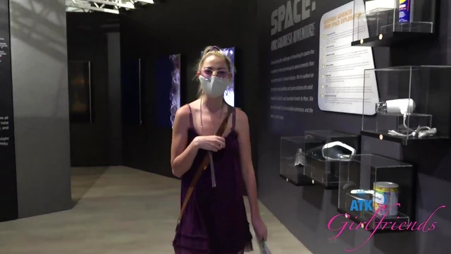 Dirty Lily Adams Shows Off Her Pretty Feet While Pissing Seductively