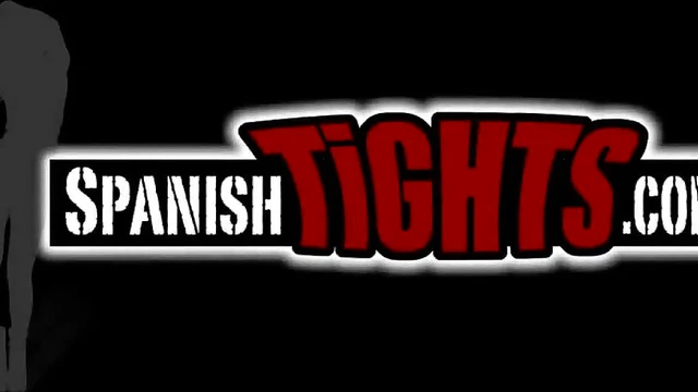 Sizzling Blonde Teases Camel Toe in Tight Leggings for Tempting Viewers Desire