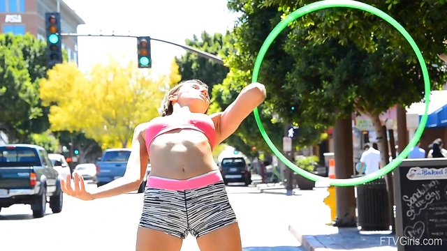 Roxanna's Juicy Pussy Gets Pleasured Until She Cums Hard Naturally