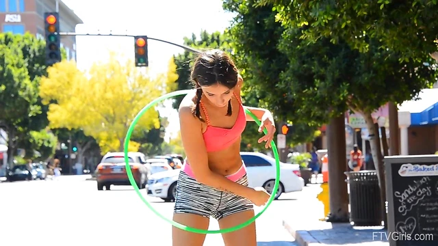 Roxanna's Juicy Pussy Gets Pleasured Until She Cums Hard Naturally