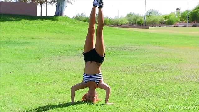 Sizzling Lady Strips Bare, Shows Off Curves While Working Out Solo